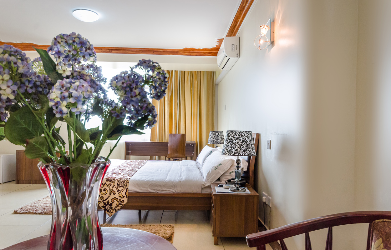 Mt. Zion Hotel - food and dinning